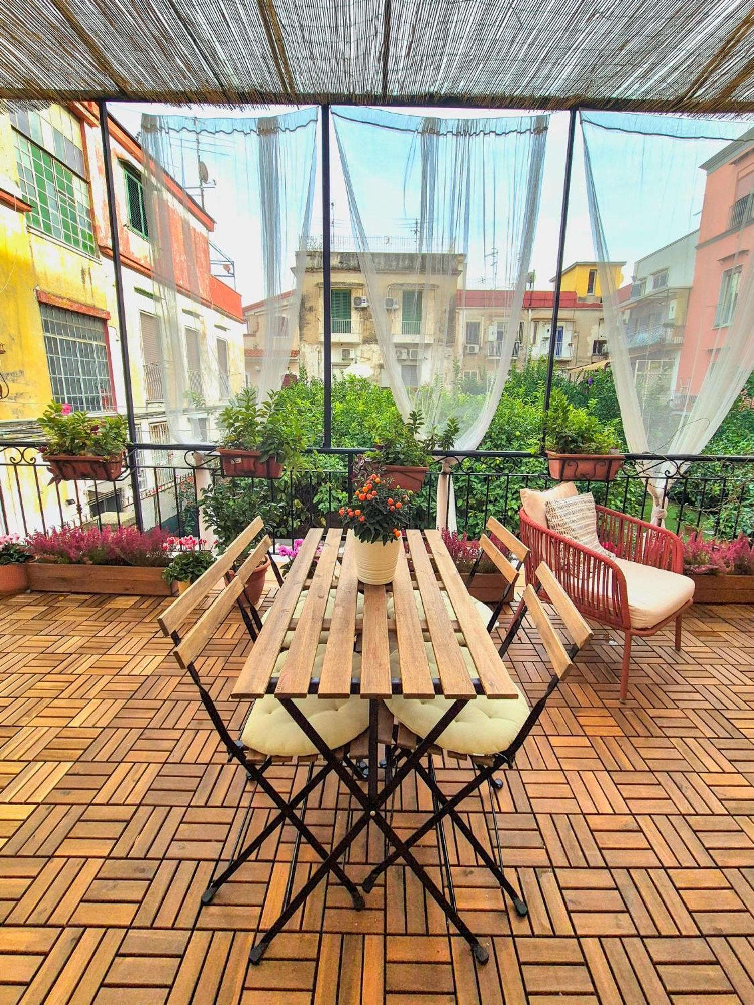 ナポリLa Terrazza Al Museoアパートメント エクステリア 写真